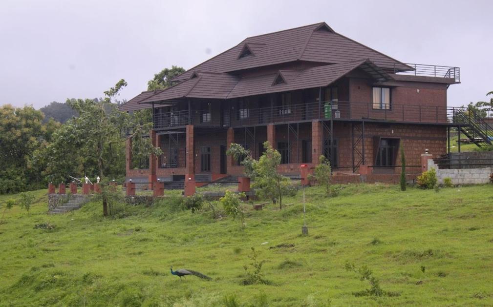 Misty Valley Resort Varagampadi Zewnętrze zdjęcie